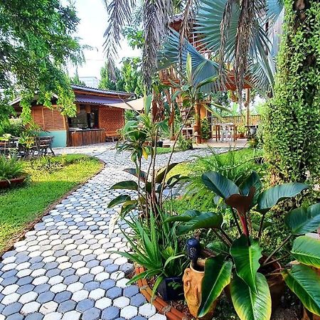 Baan Suan Taboon Homestay Чианг Рай Екстериор снимка